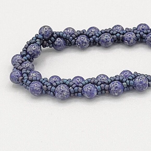 Womens Blue Beaded Bangle Bracelet Silver Tone Metal Toggle Clasp 6 3/4 - Picture 3 of 5